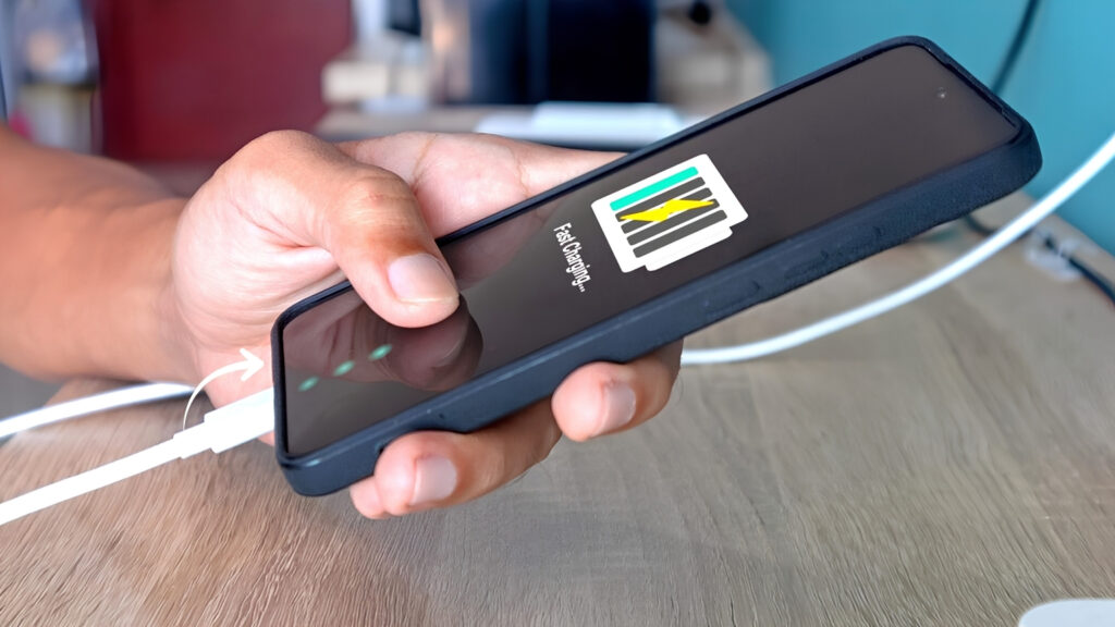Android et iPhone : ce réglage à vérifier si votre batterie se vide vite, sans croire aux promesses de gain spectaculaire
